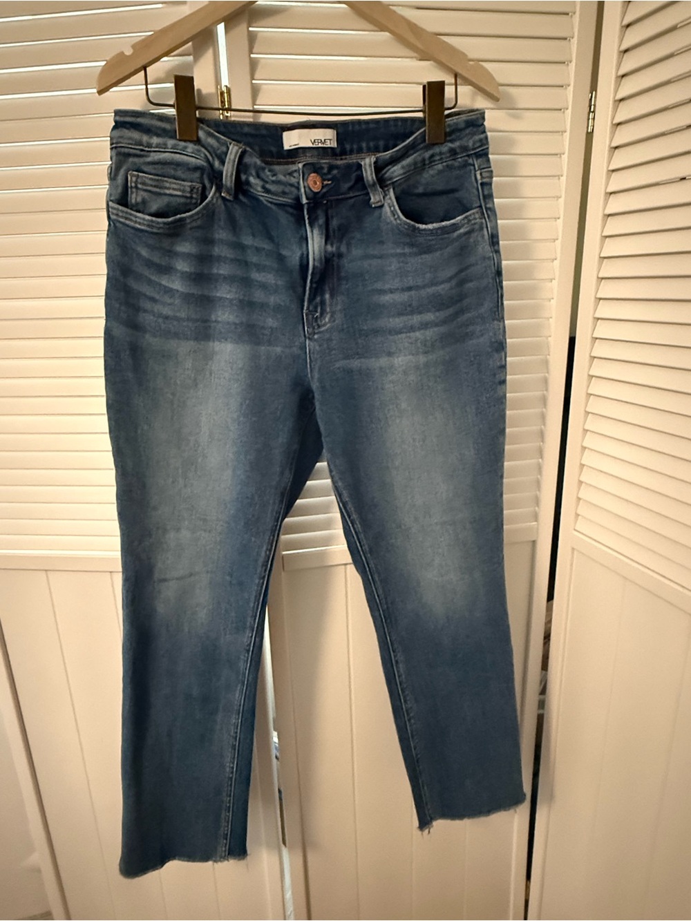 VERVET BY FLYING MONKEY Faded Blue Cropped Straight Jeans